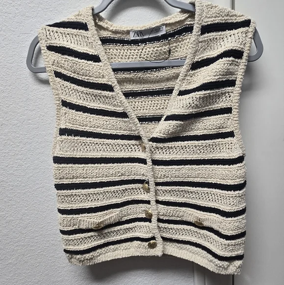 Zara Sweaters Zara Black And Cream Striped Sweater Vest Poshmark